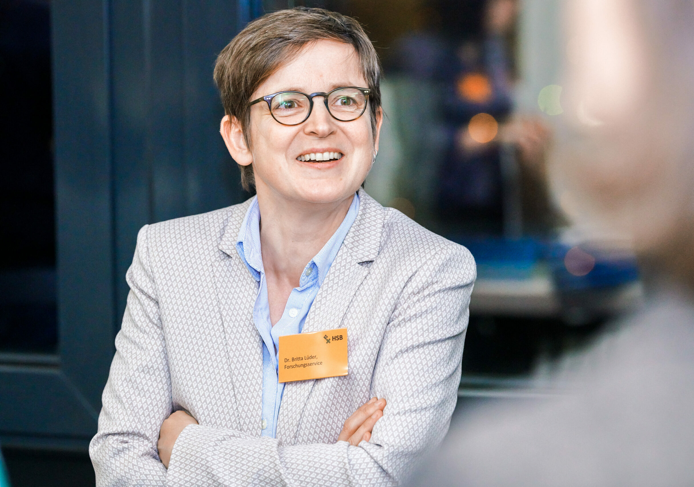 Ein Portrait von Dr. Britta Lüder.